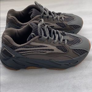 Yeezy boost 700